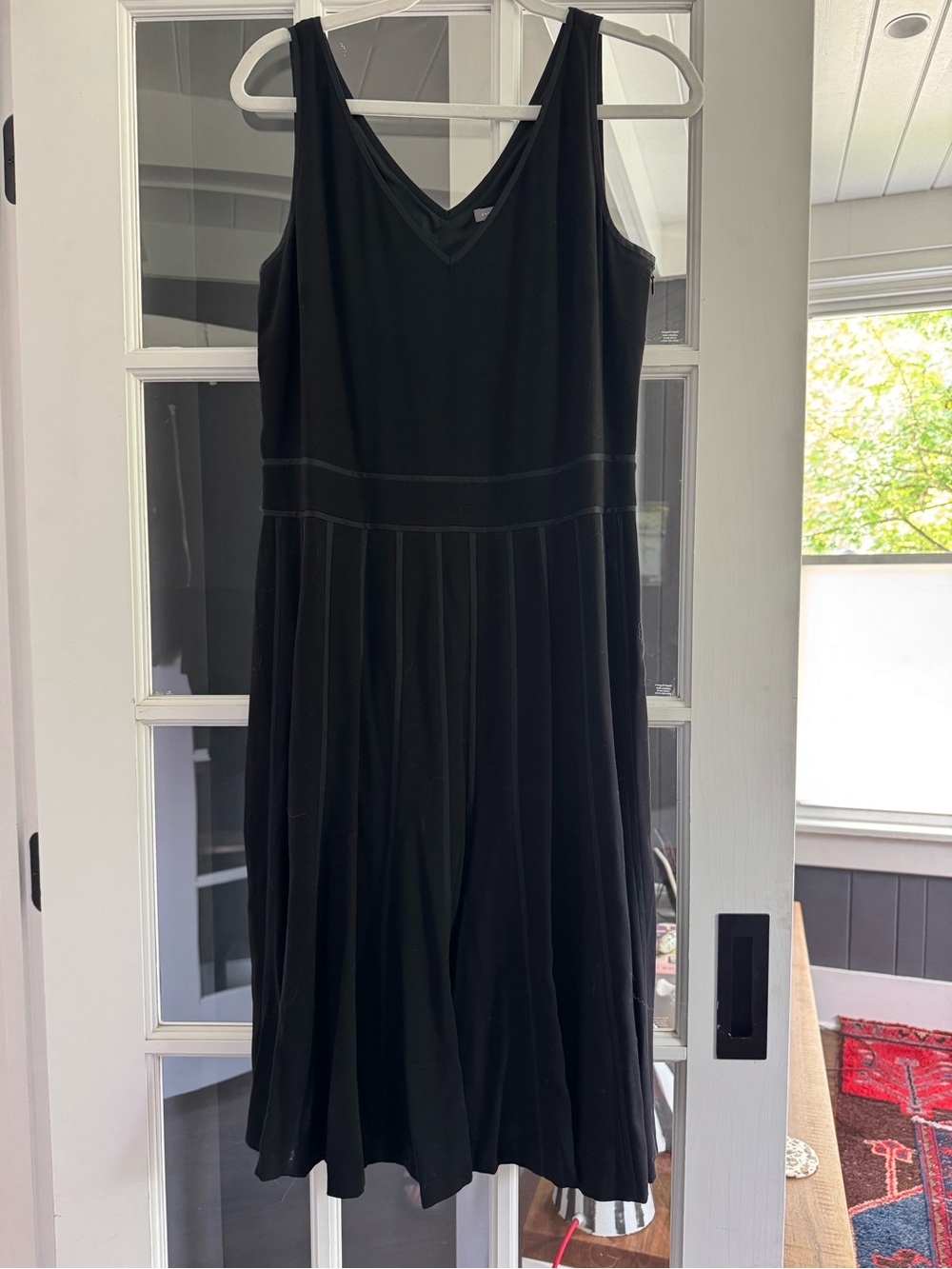 Ann Taylor Black V-Neck Sleeveless Pleated Dress
